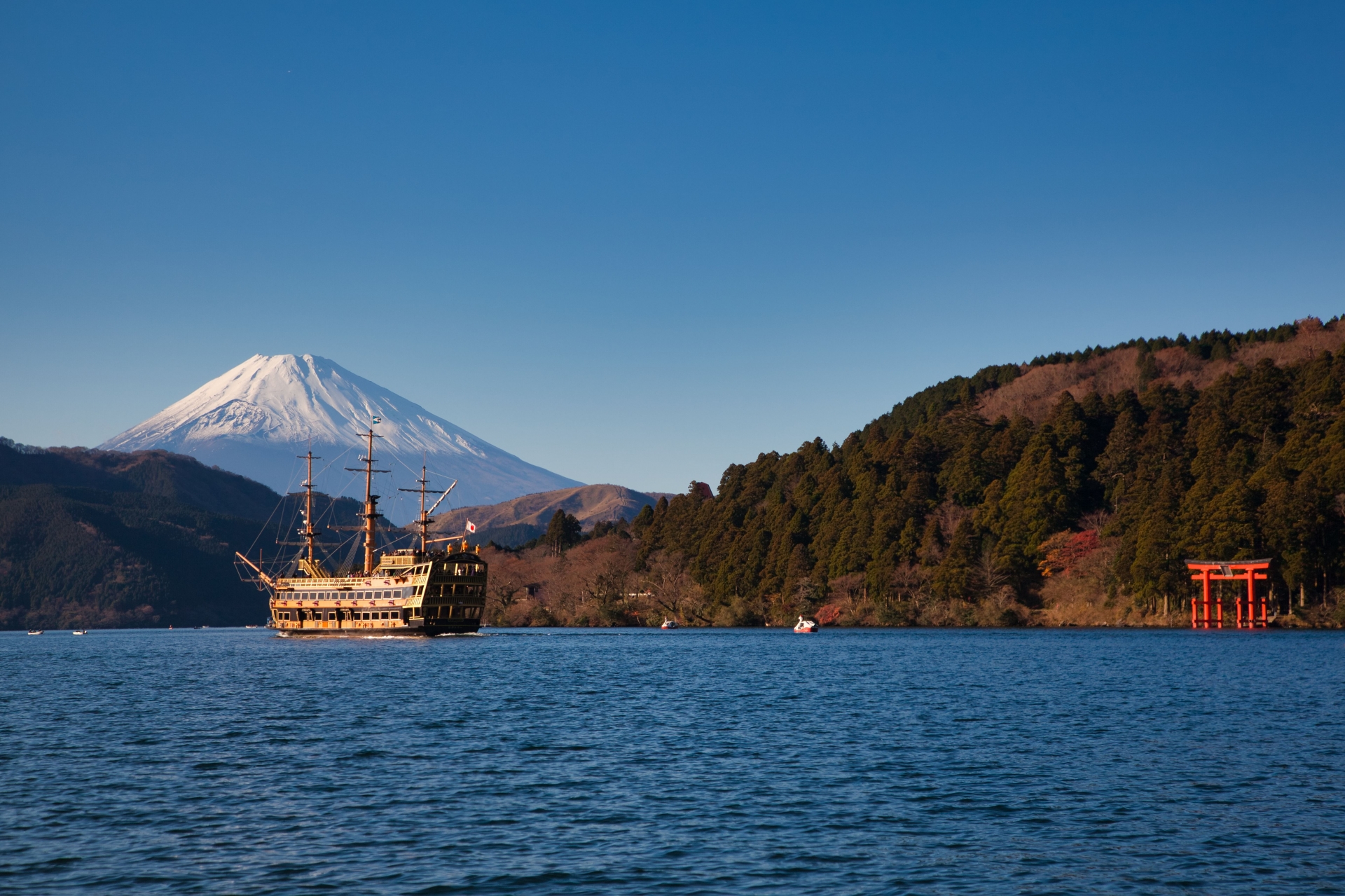Hakone Day Trip from Tokyo: Mt. Fuji Views, Lake Ashi & Scenic Mountain Roads 3 5180672 m